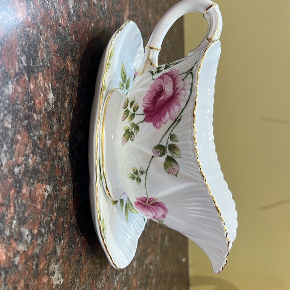 Rambler Rose gravy boat and base. - Picture 2 of 5